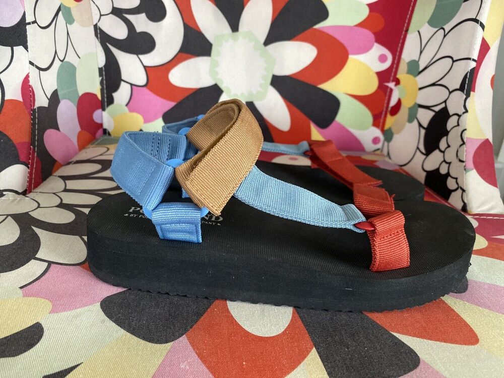 Universal Multicolor Strap Platform Sandal - Blue, Brown, Red, Black Sole